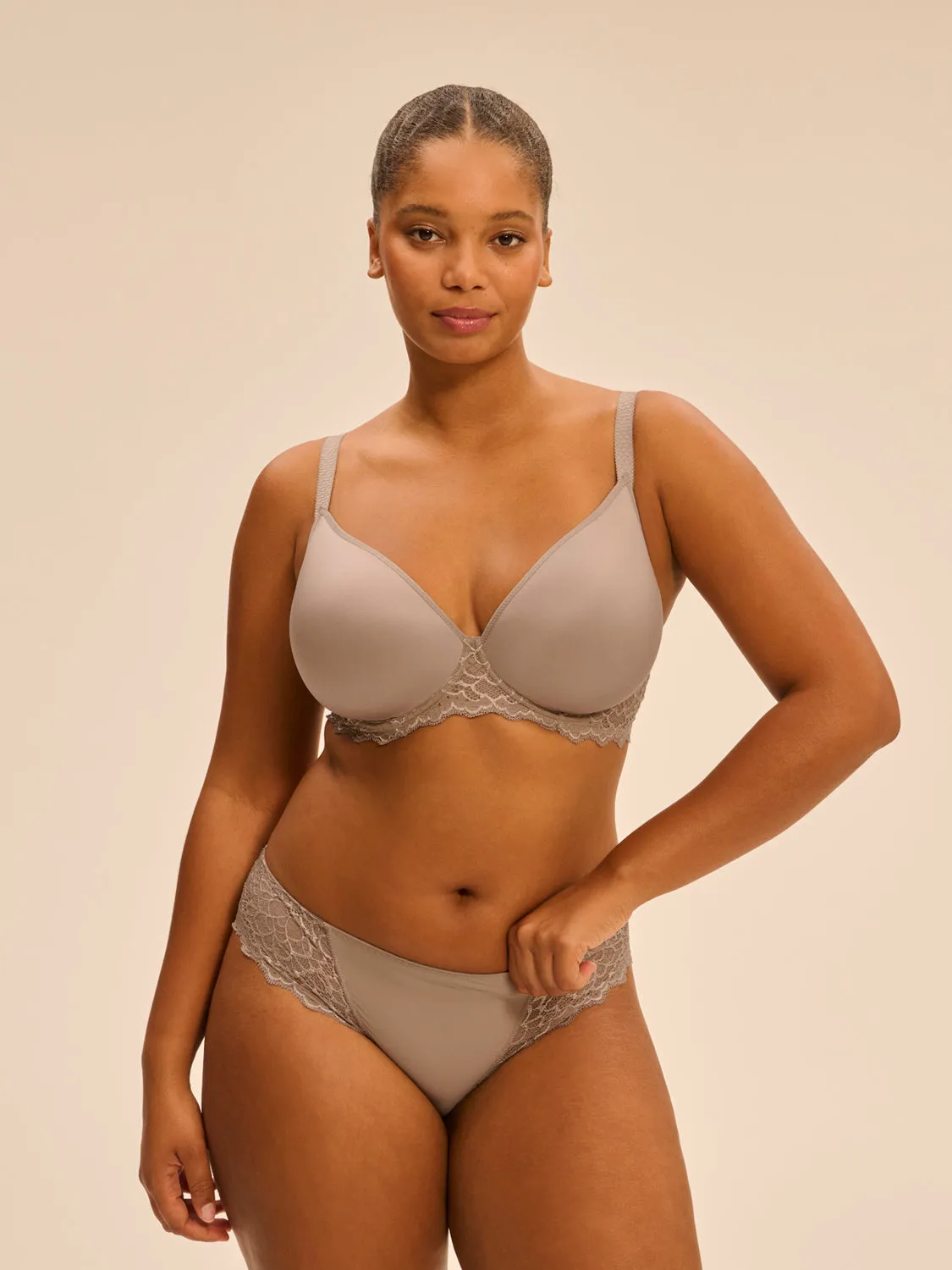 Caresse 3D Plunge - Greige