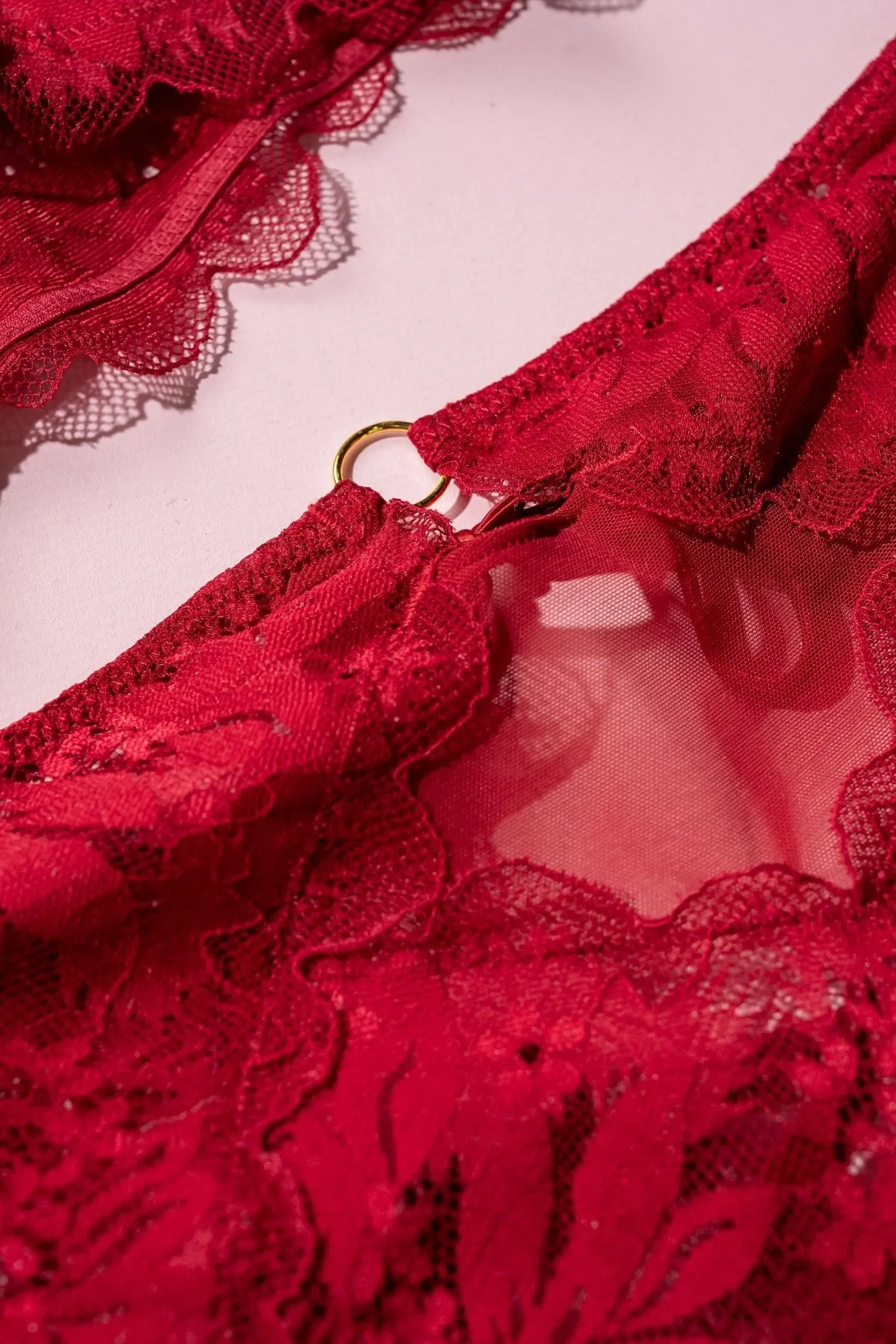 Lace & Mesh Keyhole Bralette - Red